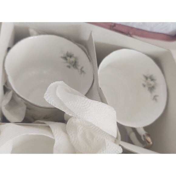 Vintage Paragon Bone China Cup & Saucer Sets (8 sets) FIRST LOVE in dust covers - Picture 10 of 15